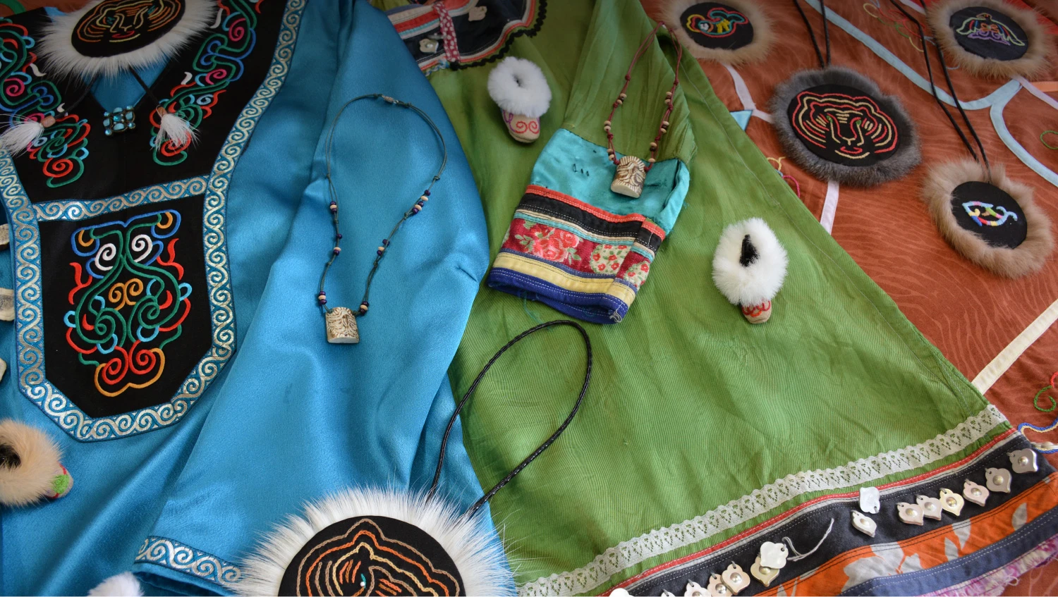 Обряд шамана, обереги на счастье и «чумовой» быт — чем удивят коренные малочисленные народы