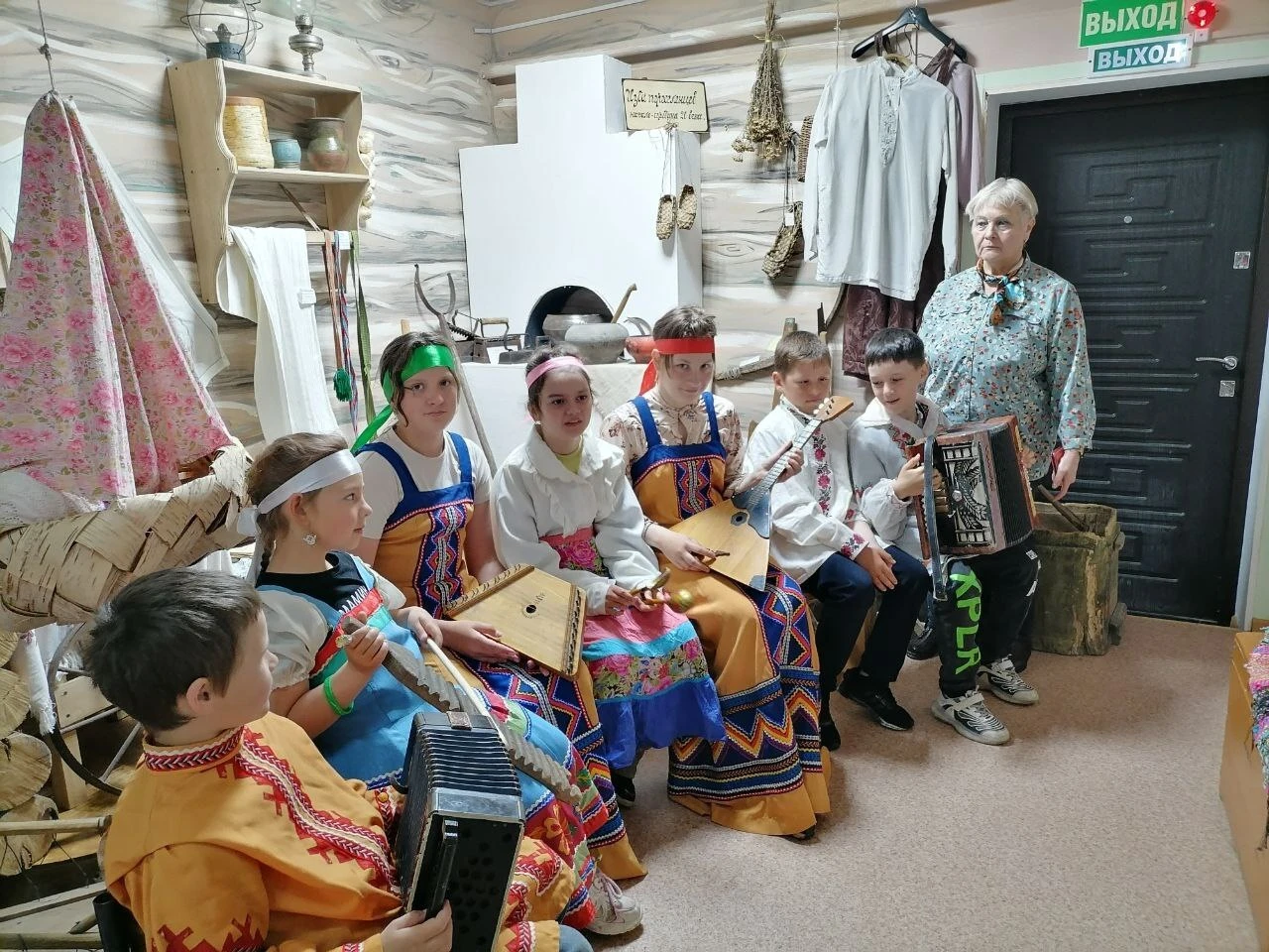 В Тернейской библиотеке показали русский быт и культурные традиции