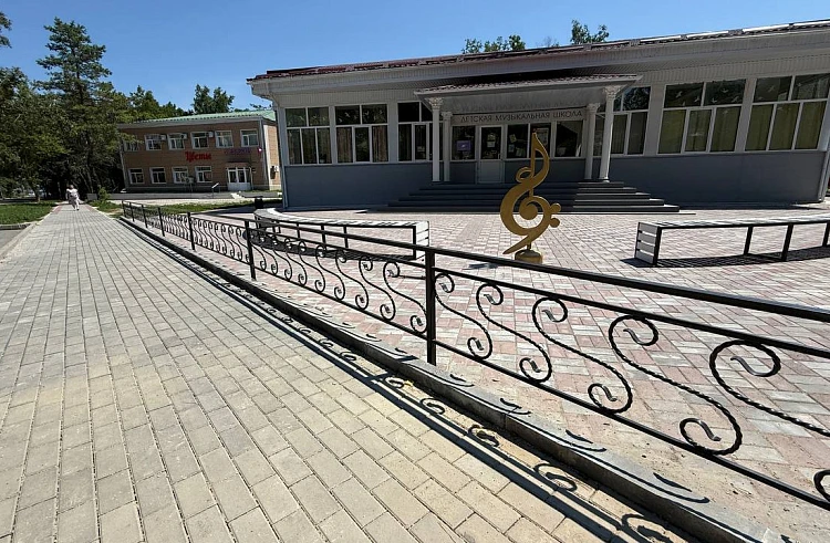 Почти 30 общественных пространств благоустраивают в Приморье