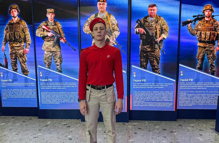 Приморский участник Кремлёвского кадетского бала записал видеоэссе в филиале Национального центра «Россия»