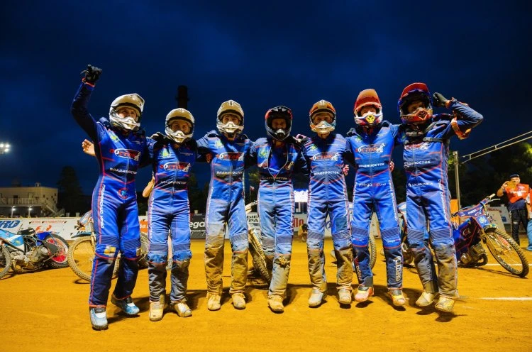 «Восток» снова на вершине: приморцы стали чемпионами России по спидвею