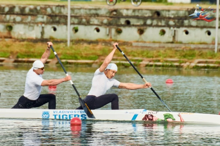 12 медалей выиграли приморские гребцы на чемпионате России