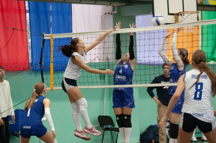 Лучшие волейболисты до 18 лет определены на первенстве Приморского края