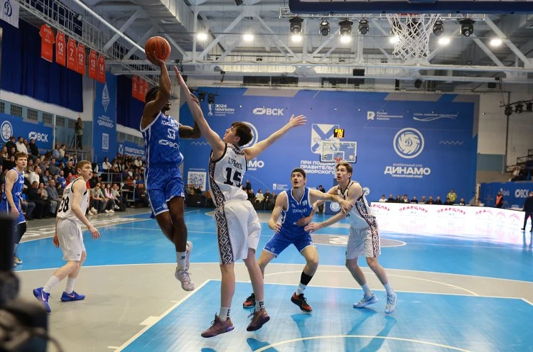 «Динамо» разгромило «Тамбов» и вышло в четвертьфинал Кубка России по баскетболу