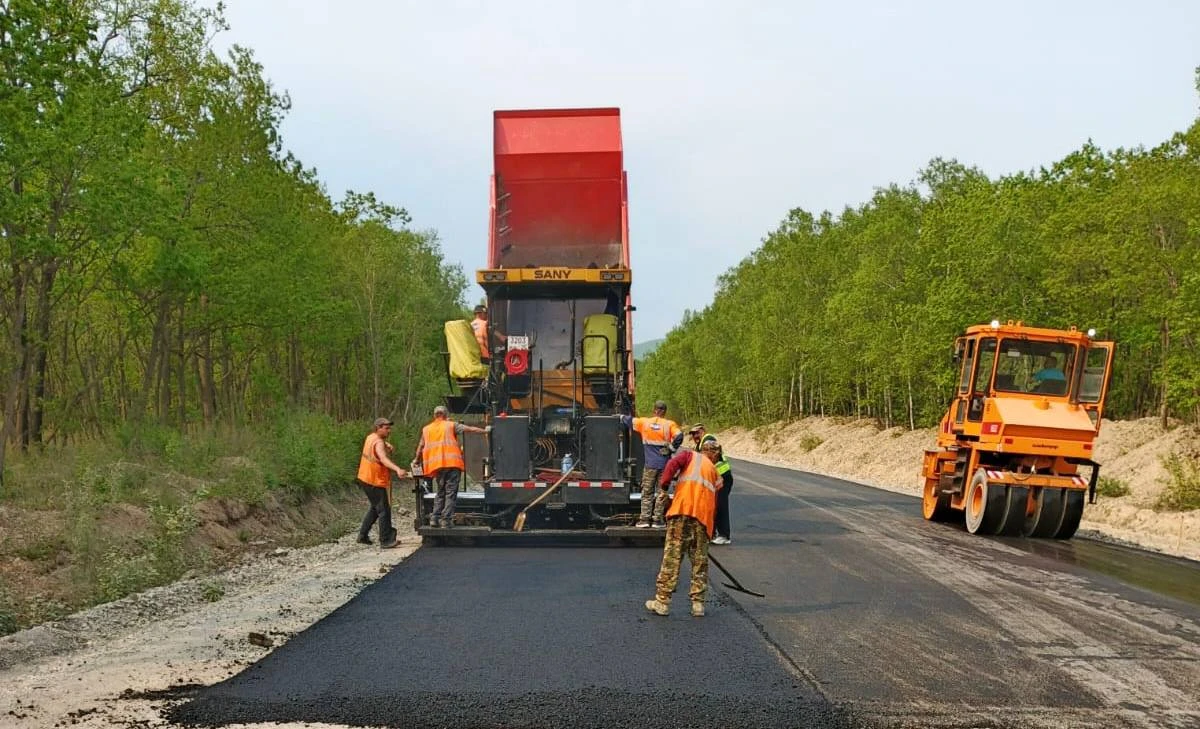 Дорожники обновят еще три километра дороги Рудная Пристань – Терней в Приморье