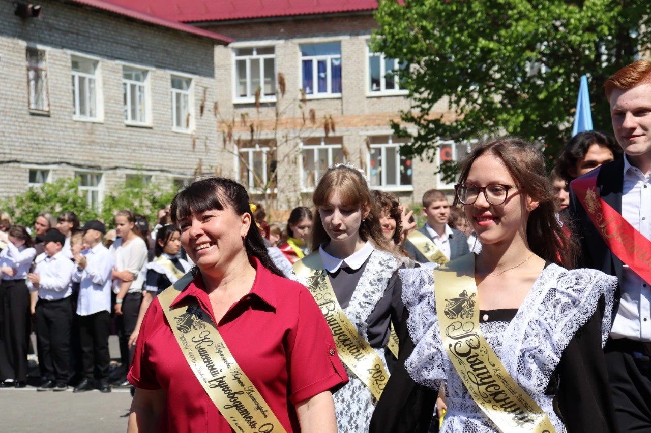 Последний звонок прозвенел в школах Яковлевского округа