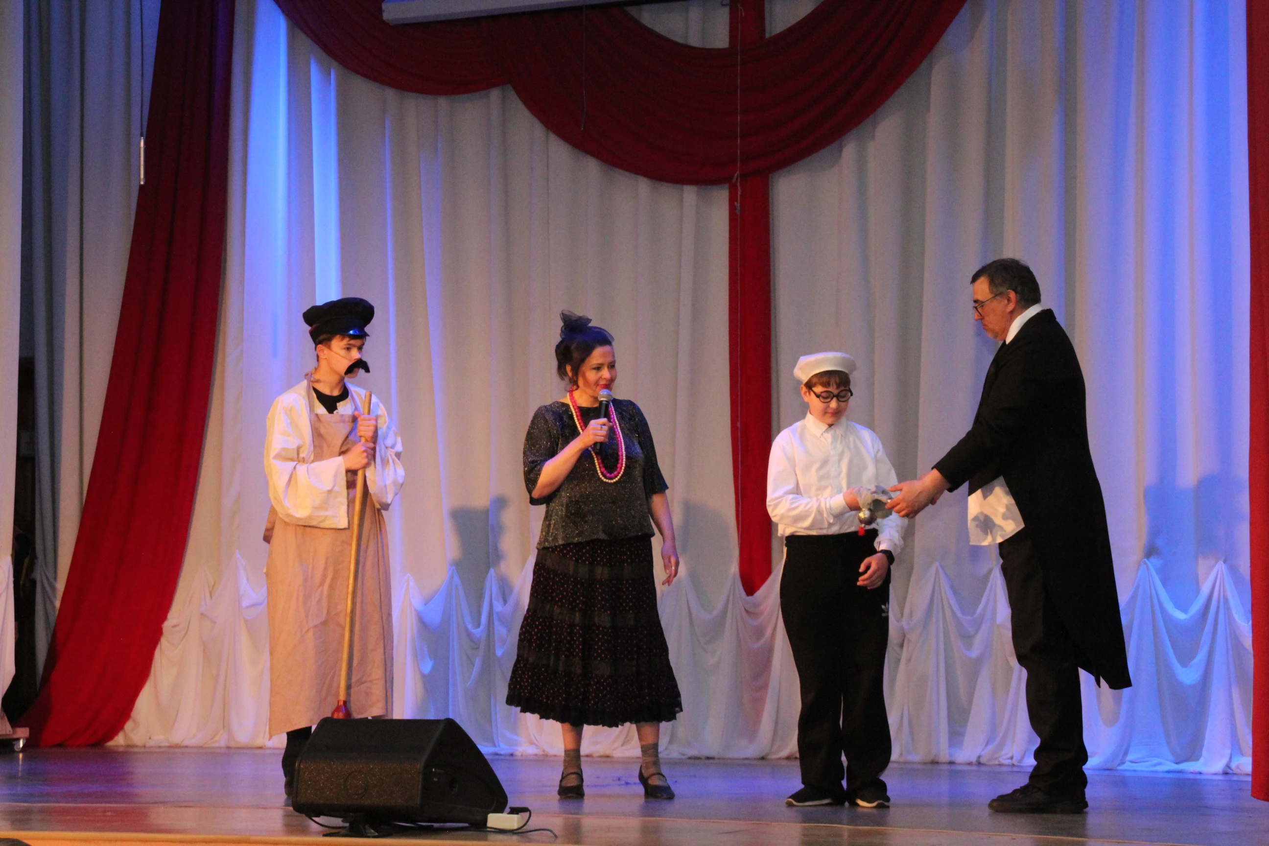 Театрализованная программа «Тётя Груня против театра кукол» прошла в Большом Камне