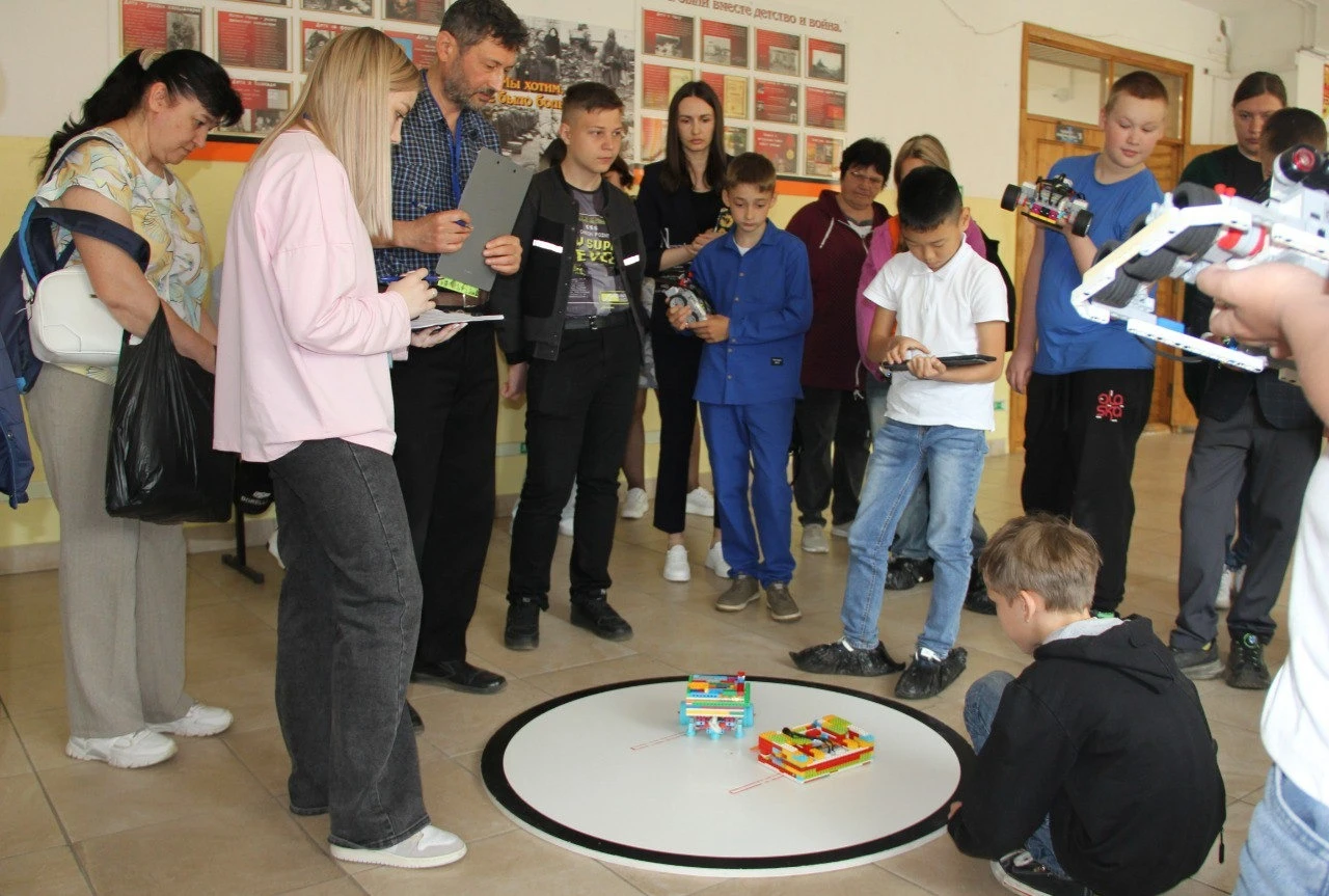 Талантливые дети Приморья показали чудеса Робототехники