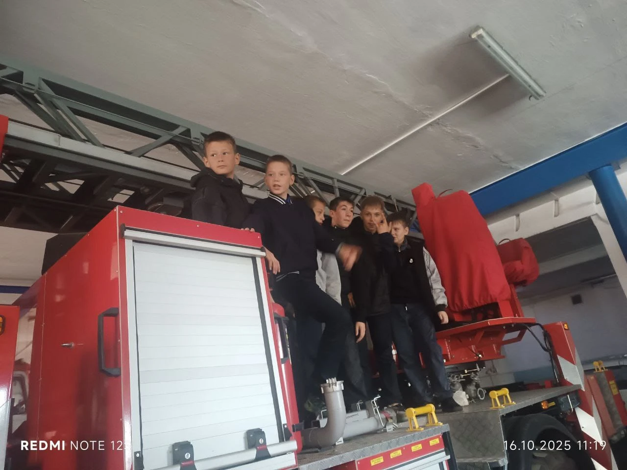 Шестиклассники «Сапсана» познакомились с профессией спасателя в рамках проекта «Билет в будущее»