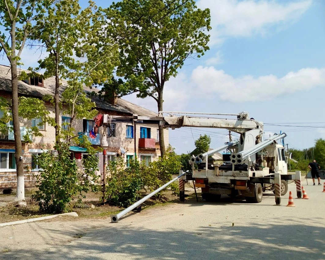 В Ханкайском округе становится больше освещенных улиц у