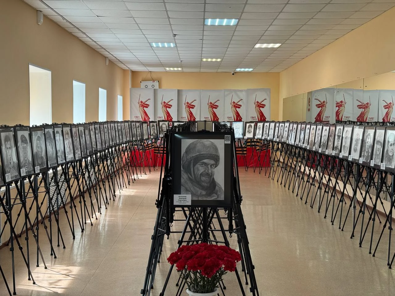 Выставка "Портрет Героя" открылась в пгт Ольга