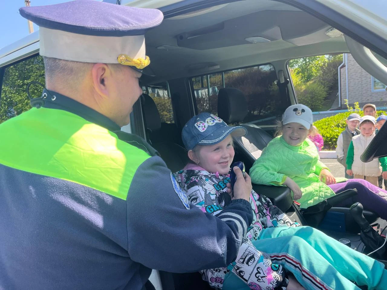 Сотрудники ГАИ города Фокино провели игровое занятие о правилах дорожного движения в детском саду «Светлячок»