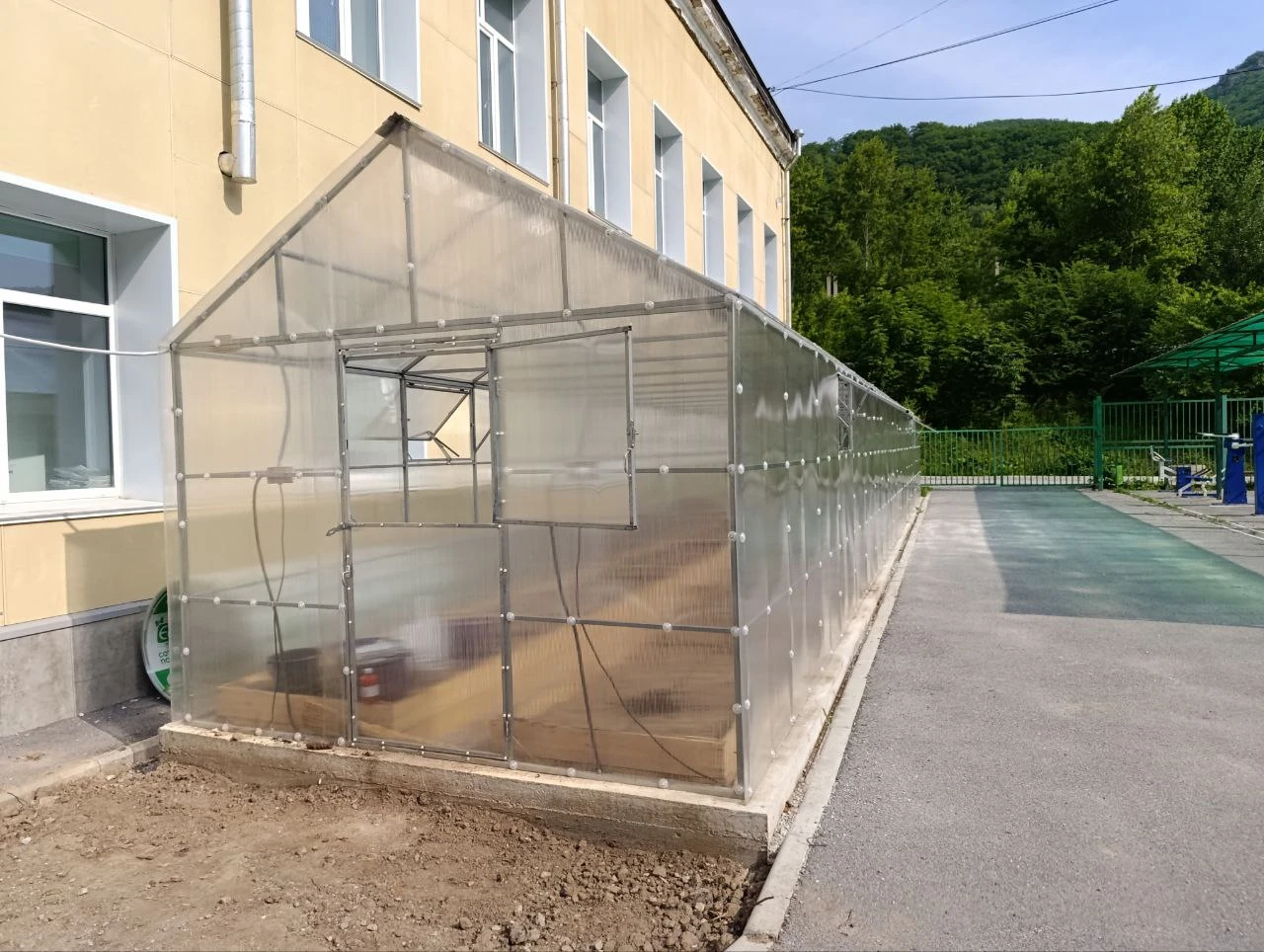 От победы в конкурсе до первого урожая: в Дальнегорске школьники осваивают агротехнологии