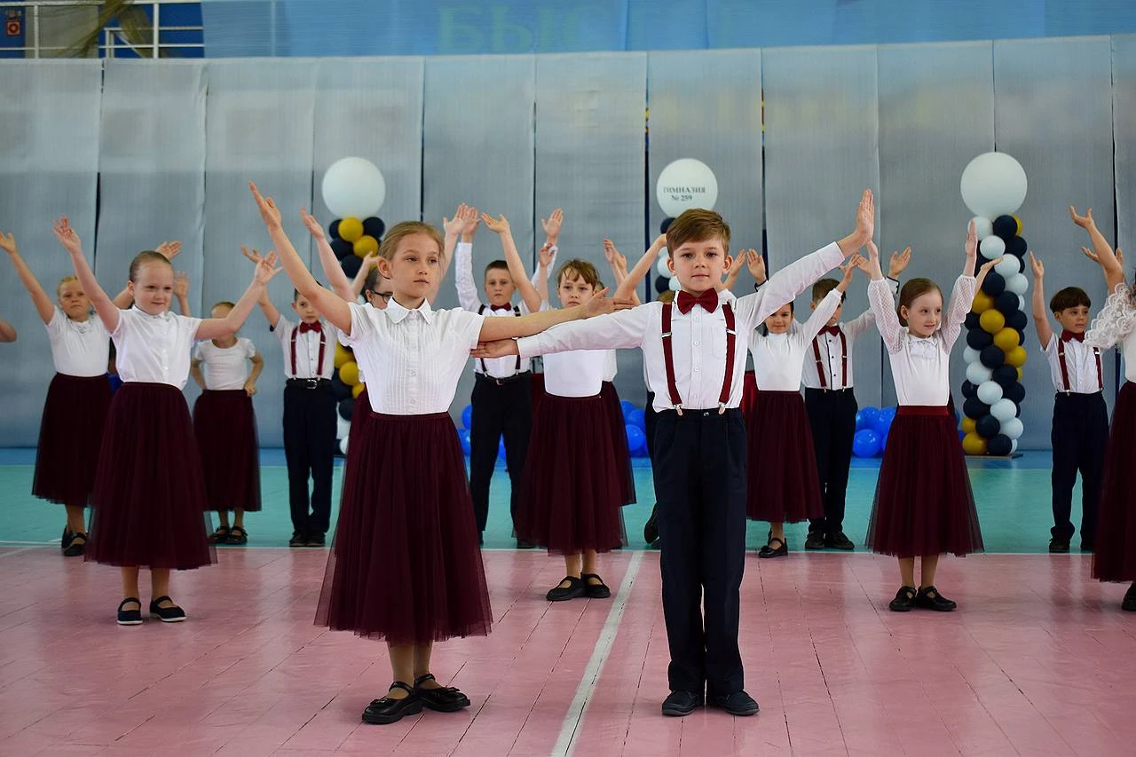 «Весенний вальс Победы» состоялся в гимназии №259 ЗАТО Фокино