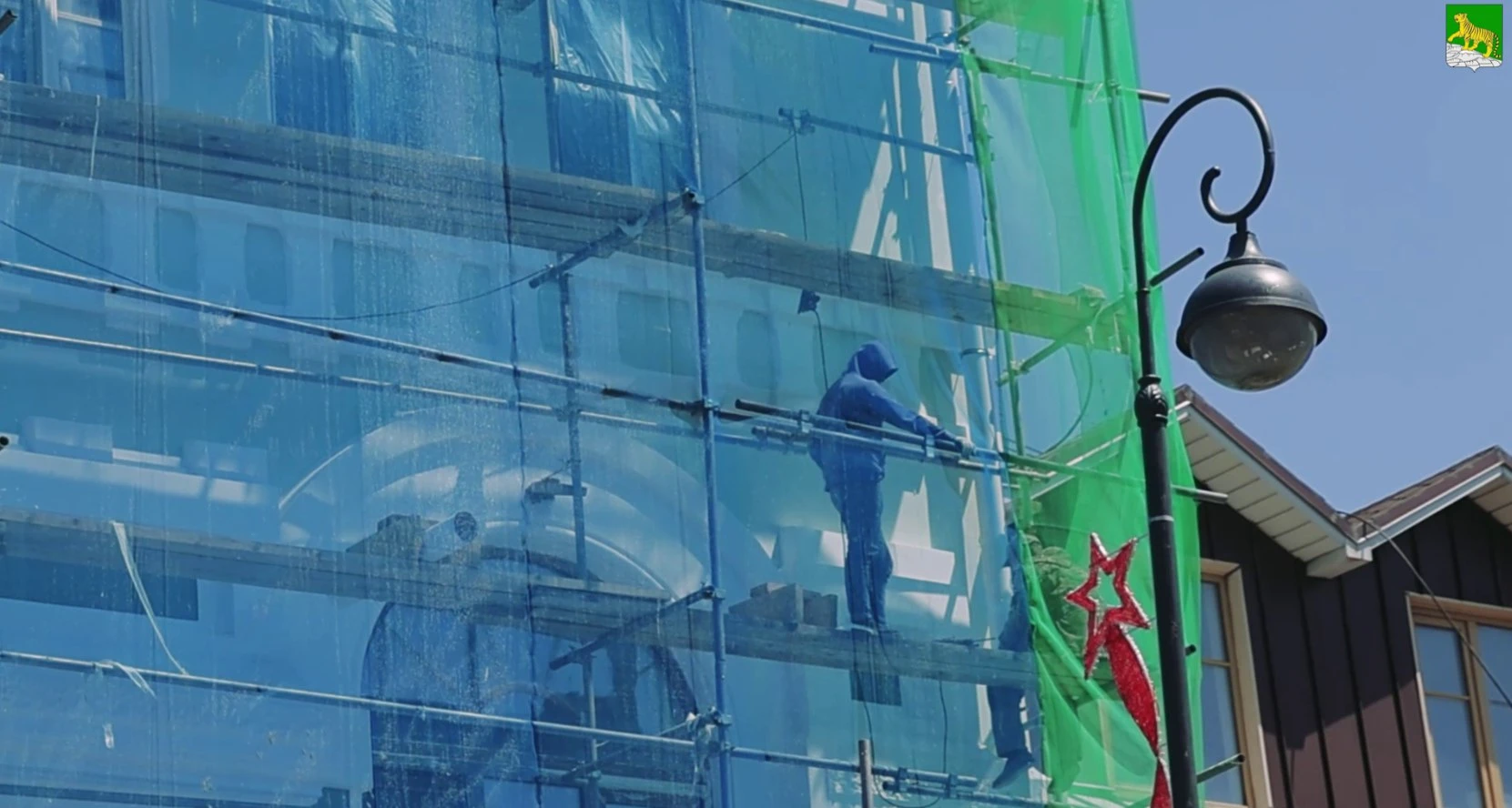 Во Владивостоке ремонтируют кровли, фасады и инженерные сети исторических зданий