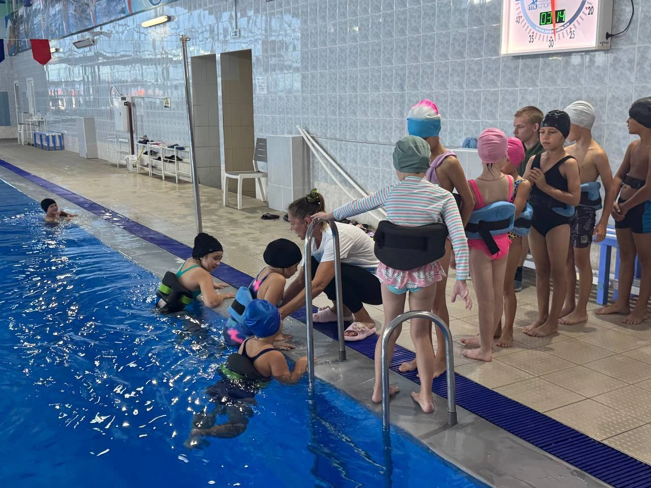 Партизанский округ активно участвует в федеральной программе «Плавание для всех»