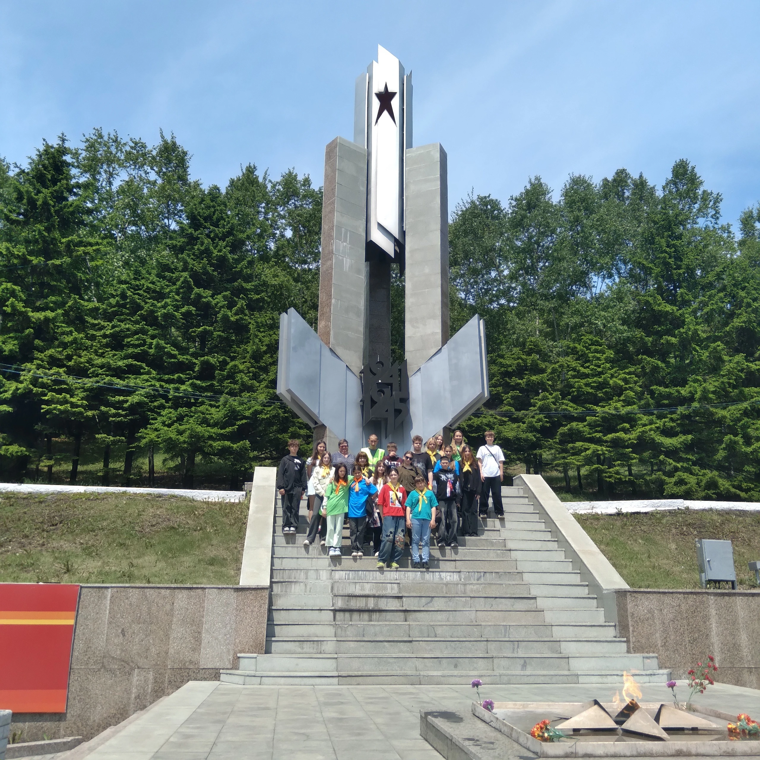 Сотрудники находкинского музея провели автобусную экскурсию «Дорогой памяти»