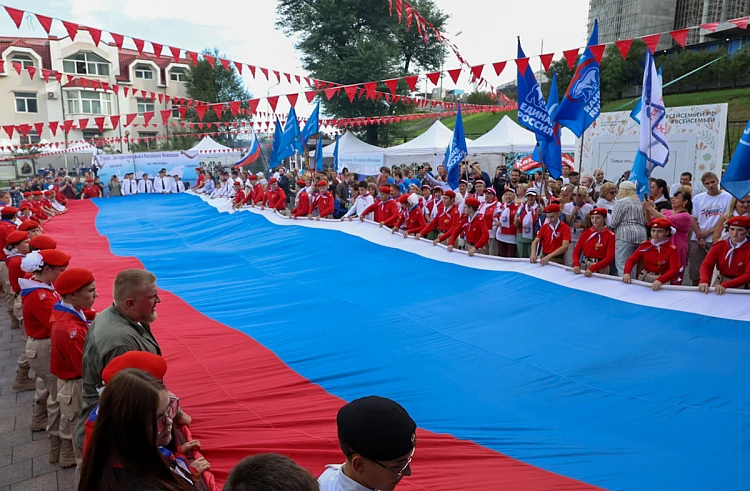 День Государственного флага России отметят 22 августа в Приморье